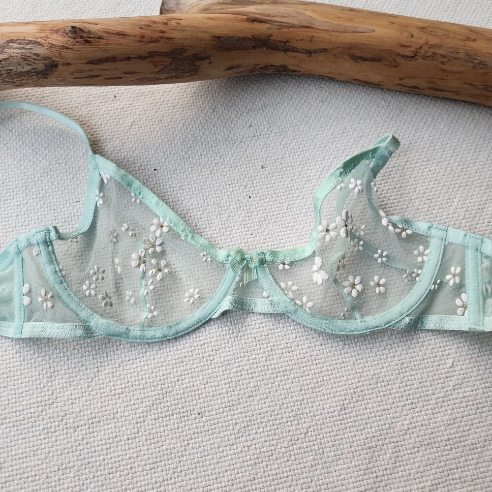 Savage x fenty embroidered flowers bra